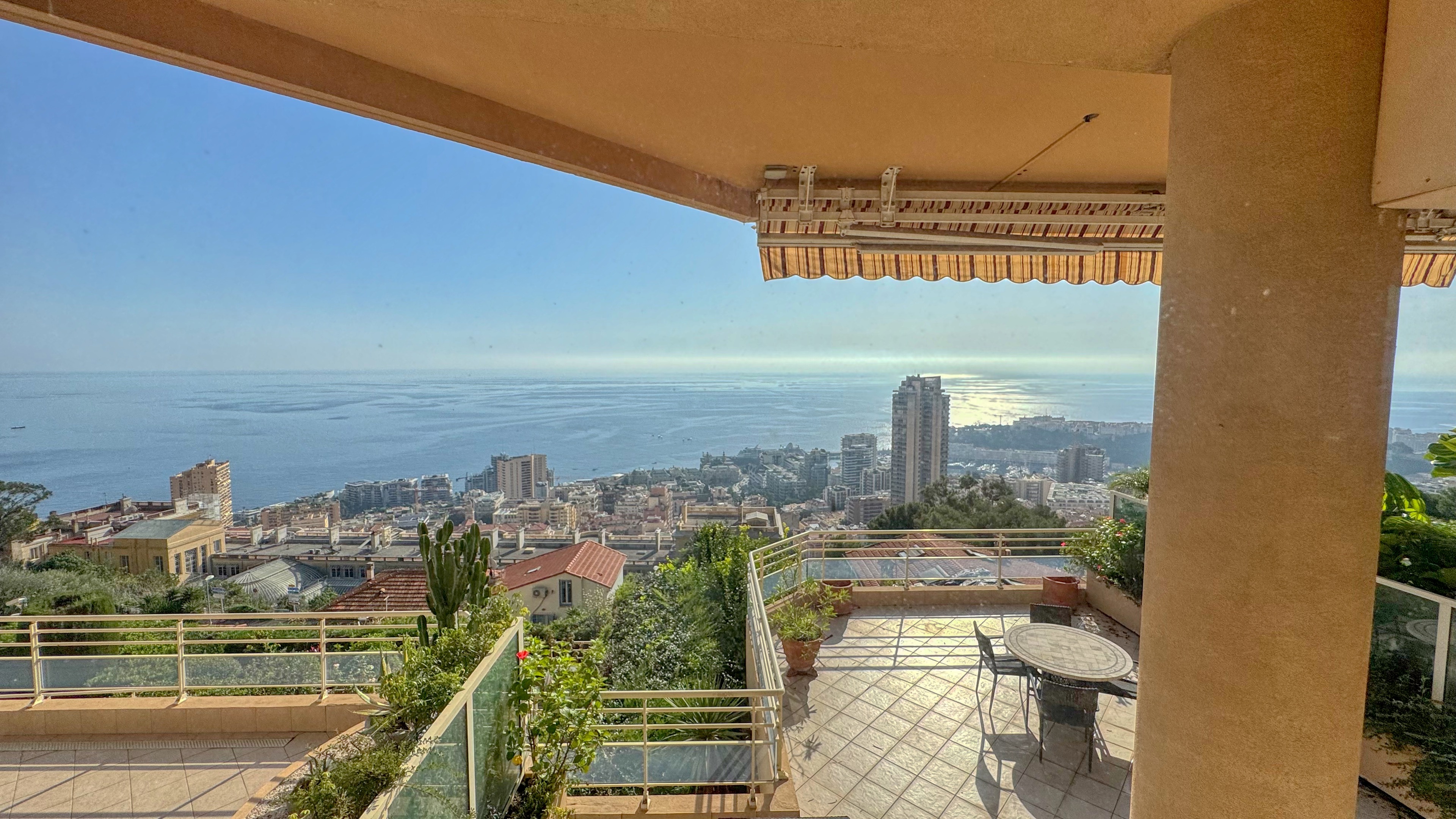 Duplex de luxe de 150m² à quelques pas de Monte-Carlo avec vue mer et terrasse 16