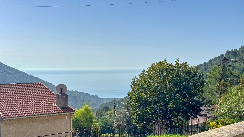 Superb 170m² Provencal villa with swimming pool and lush garden - Luxury and comfort in La Turbie