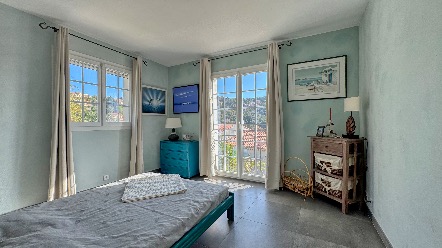 Превосходная вилла в провансальском стиле площадью 170 м² с бассейном и пышным садом - роскошь и комфорт в Ла-Турби 24