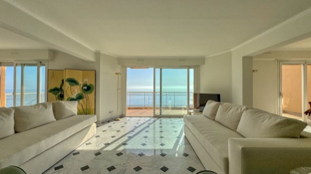 Location d’un Appartement 4 Pièces avec Vue Panoramique sur la Mer et Monaco 2