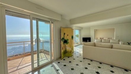 Location d’un Appartement 4 Pièces avec Vue Panoramique sur la Mer et Monaco 3