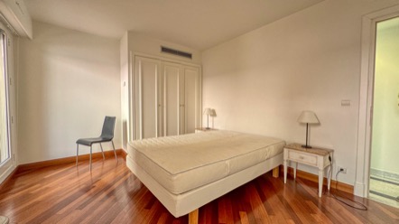 Location d’un Appartement 4 Pièces avec Vue Panoramique sur la Mer et Monaco 13