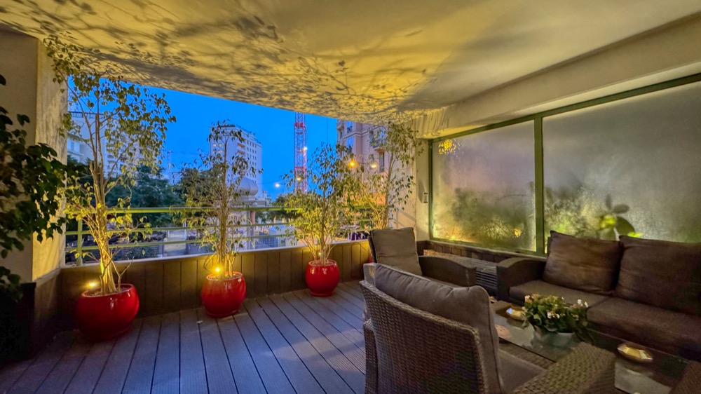Trilocale ristrutturato di 80 m² a due passi da Monaco con terrazza e servizio di portineria
