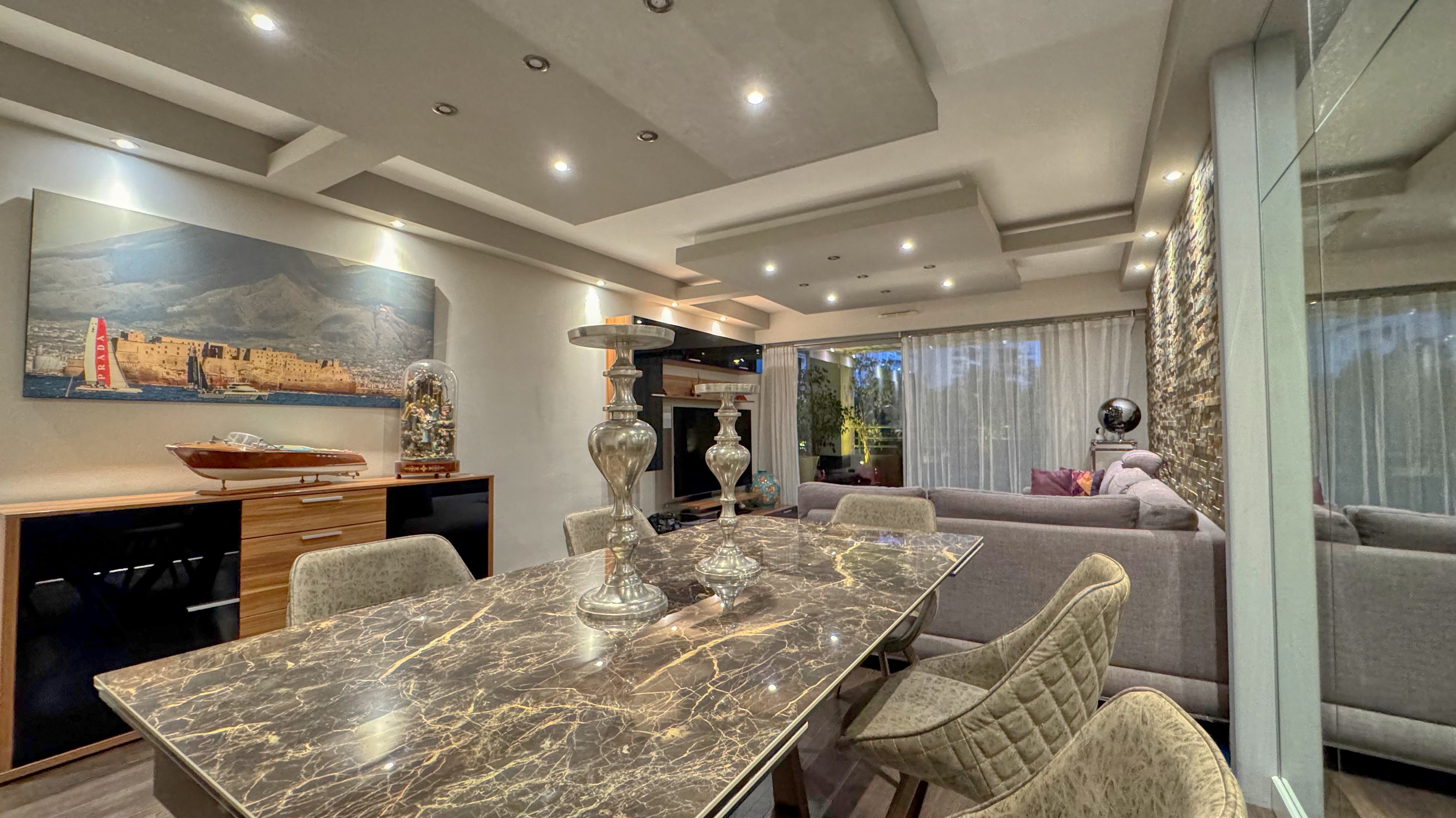 Appartement 3 pièces rénové de 80m² à deux pas de Monaco avec terrasse et services de gardien 5