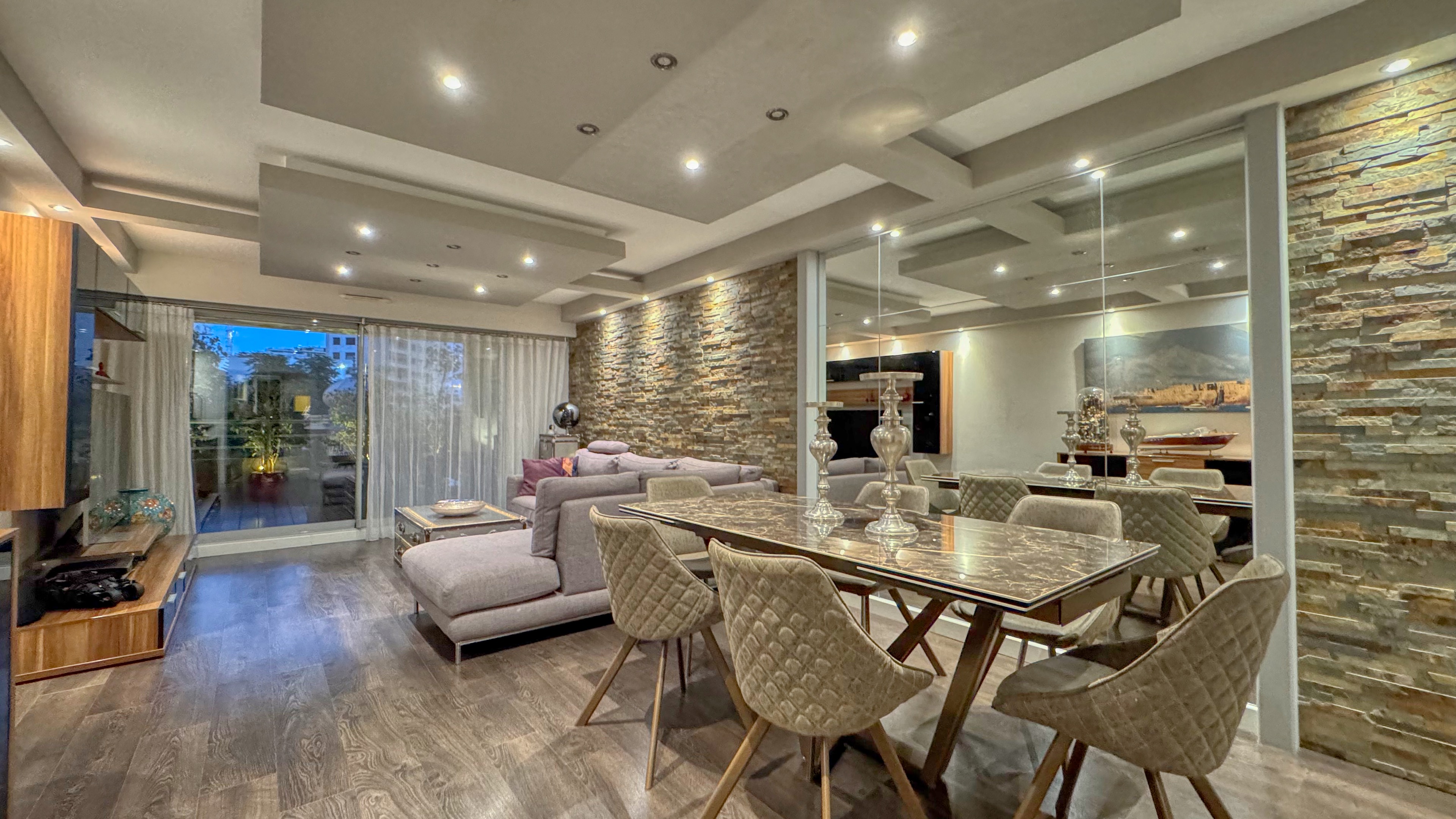 Appartement 3 pièces rénové de 80m² à deux pas de Monaco avec terrasse et services de gardien 4