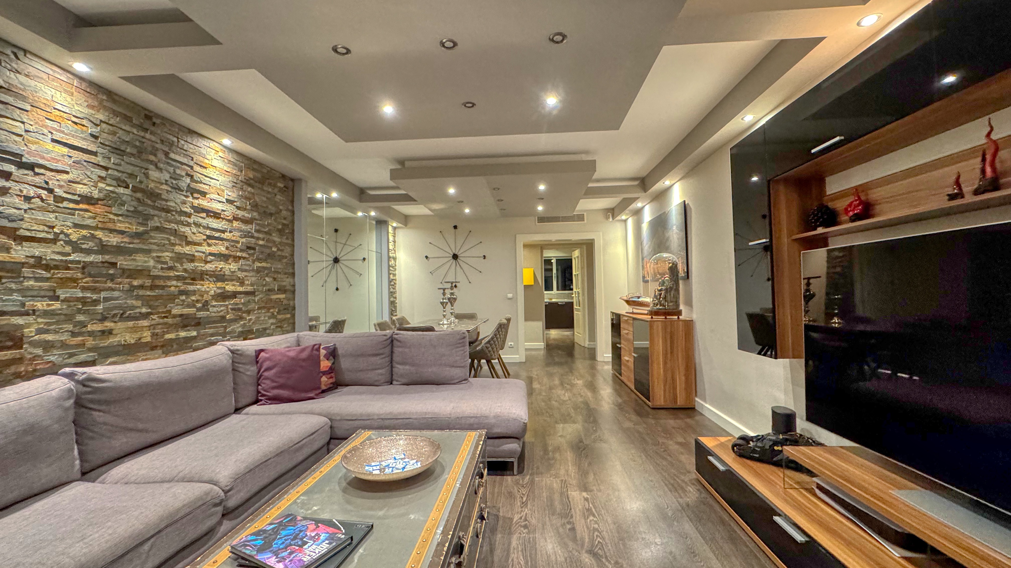 Appartement 3 pièces rénové de 80m² à deux pas de Monaco avec terrasse et services de gardien 6
