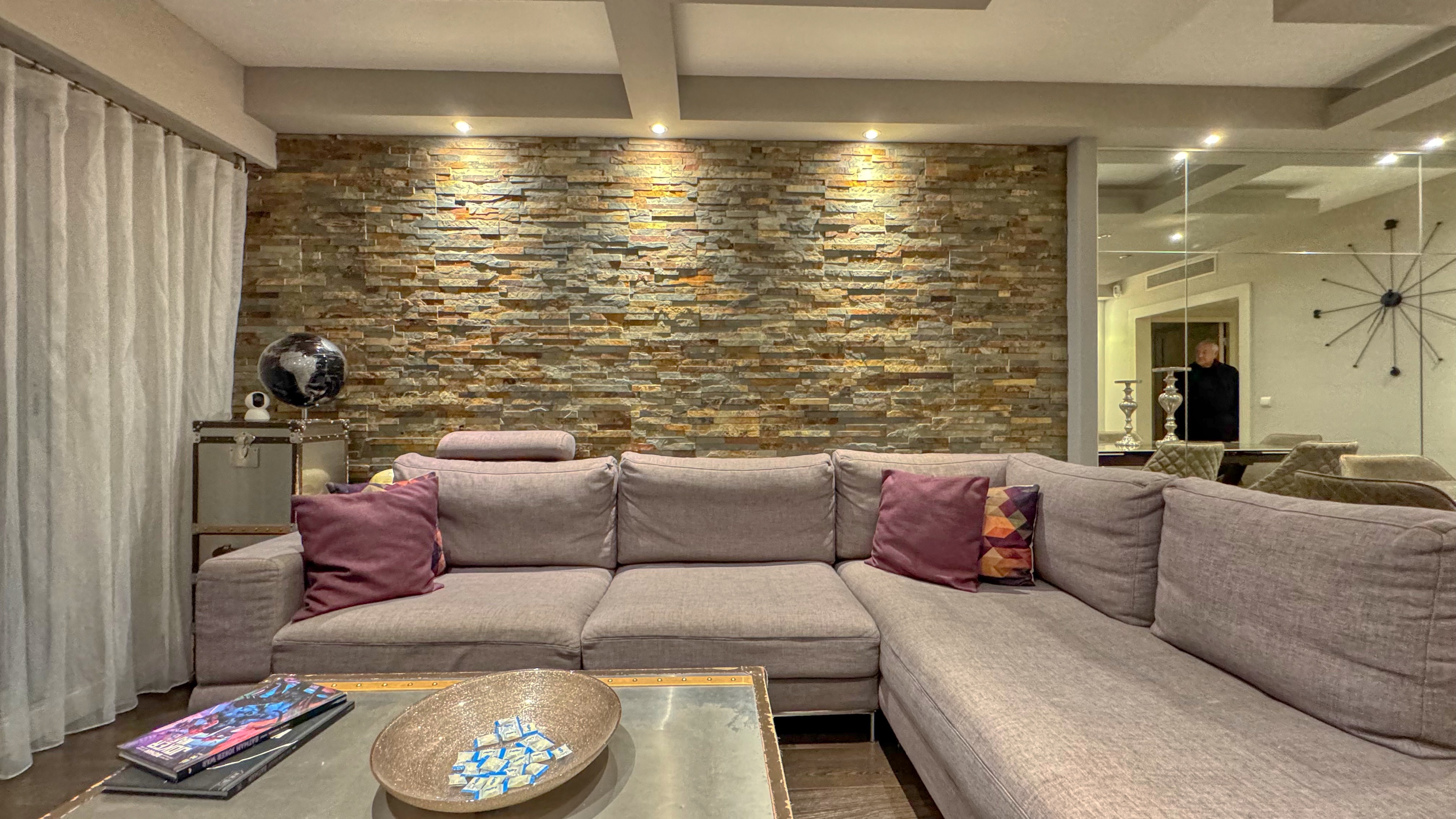 Appartement 3 pièces rénové de 80m² à deux pas de Monaco avec terrasse et services de gardien 8