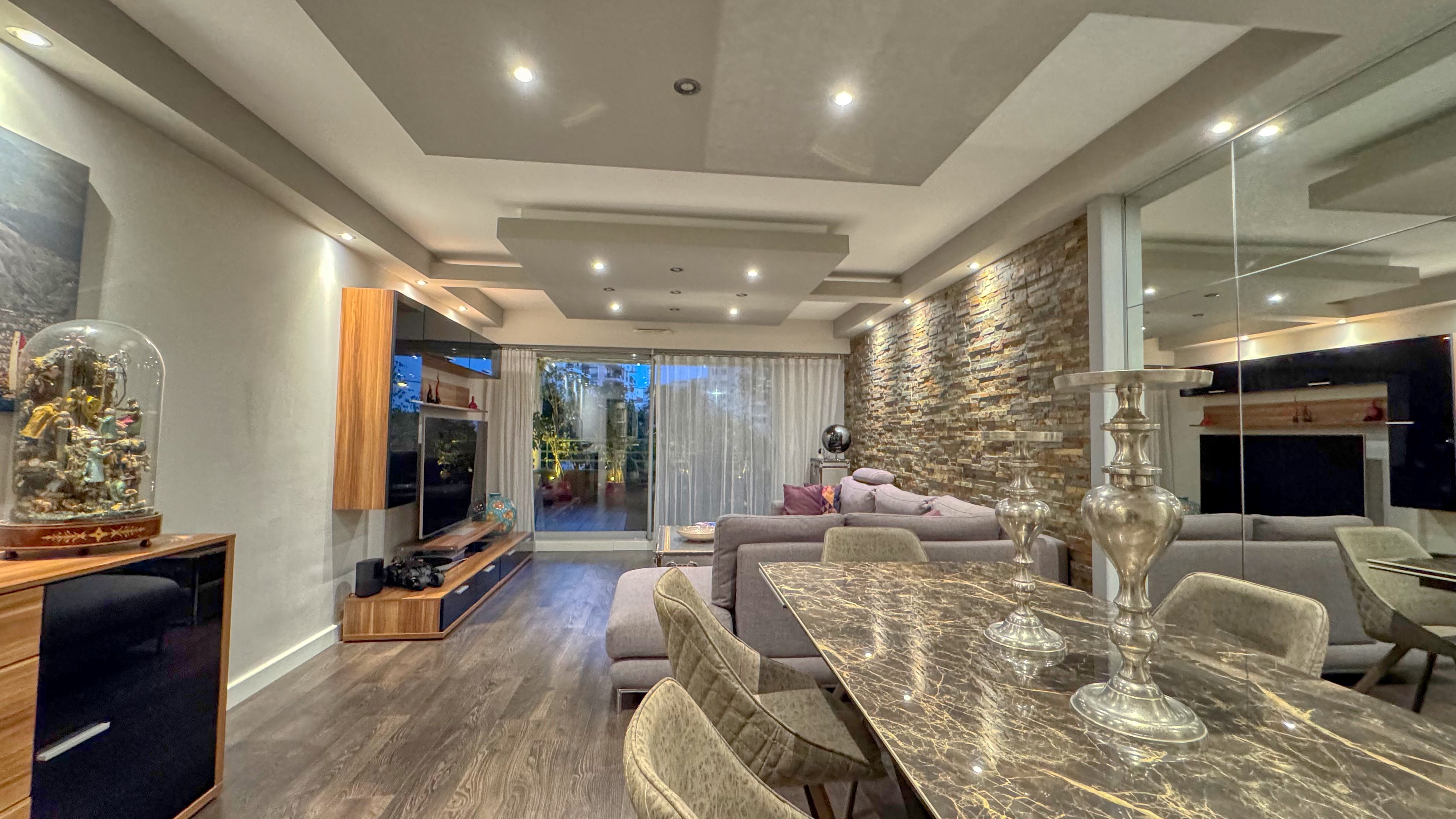Appartement 3 pièces rénové de 80m² à deux pas de Monaco avec terrasse et services de gardien 3