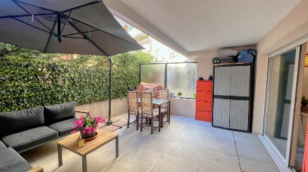 Appartamento 2 stanze ristrutturato con terrazzo, vicino a Monaco – Opportunità rara a Moneghetti, Costa Azzurra 1