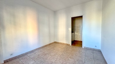 À Vendre : Appartement 2 Pièces à Rénover à Roquebrune-Cap-Martin – 35 m² 5