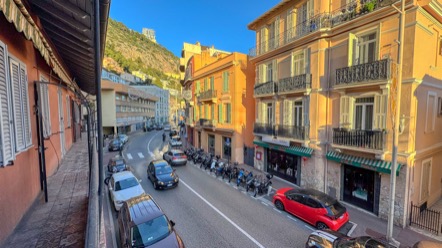 À Vendre : Appartement 2 Pièces à Rénover à Roquebrune-Cap-Martin – 35 m² 2