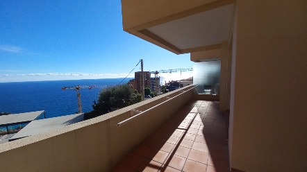 DEUX PIÈCES AVEC TERRASSE VUE MER, PARKING ET CAVE  2