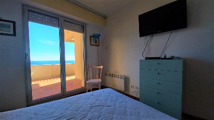 DEUX PIÈCES AVEC TERRASSE VUE MER, PARKING ET CAVE  11
