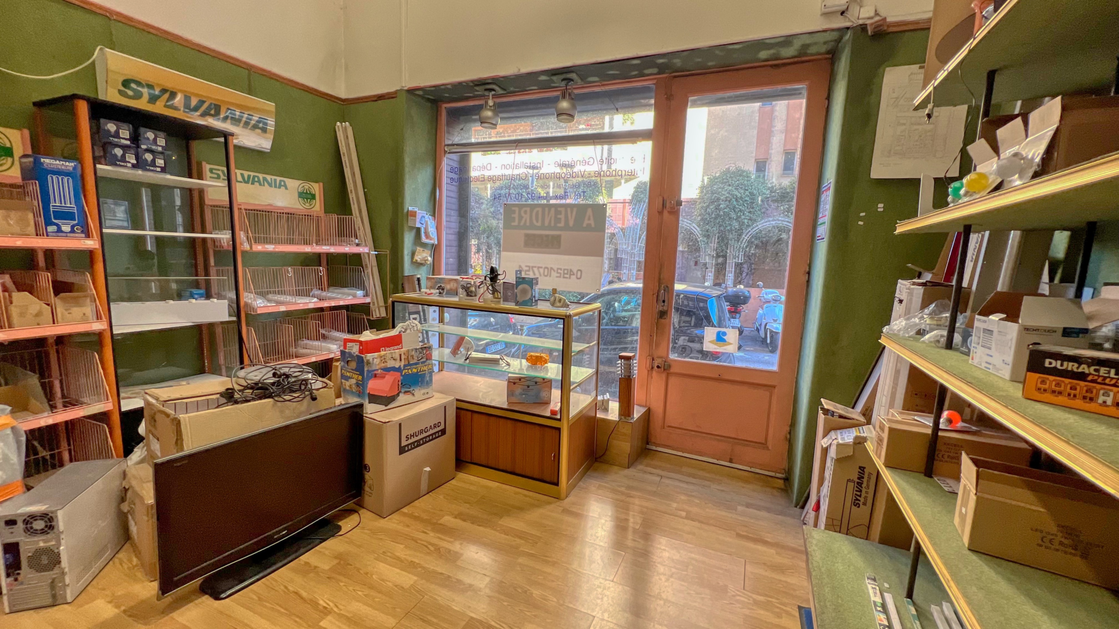 À vendre : Local commercial à Beausoleil, à la frontière de Monaco 3