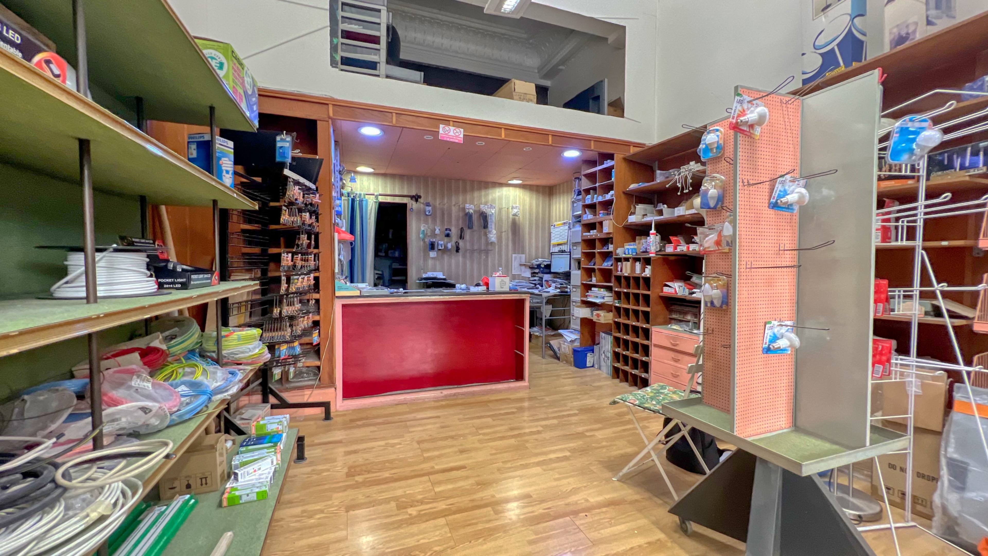 À vendre : Local commercial à Beausoleil, à la frontière de Monaco 2