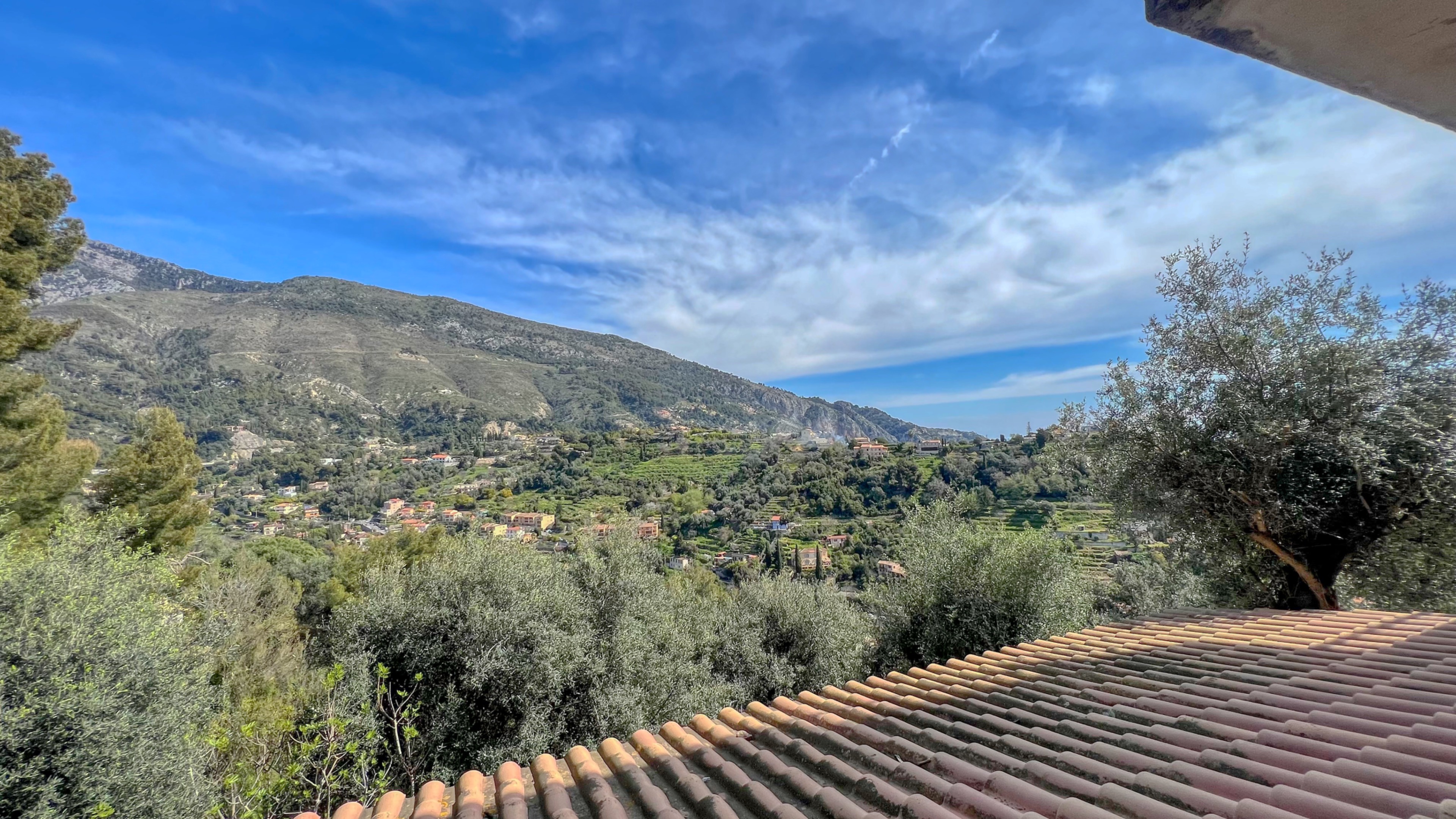 appartement en duplex avec une belle vue et un grand terrain dans une maison partagée 2