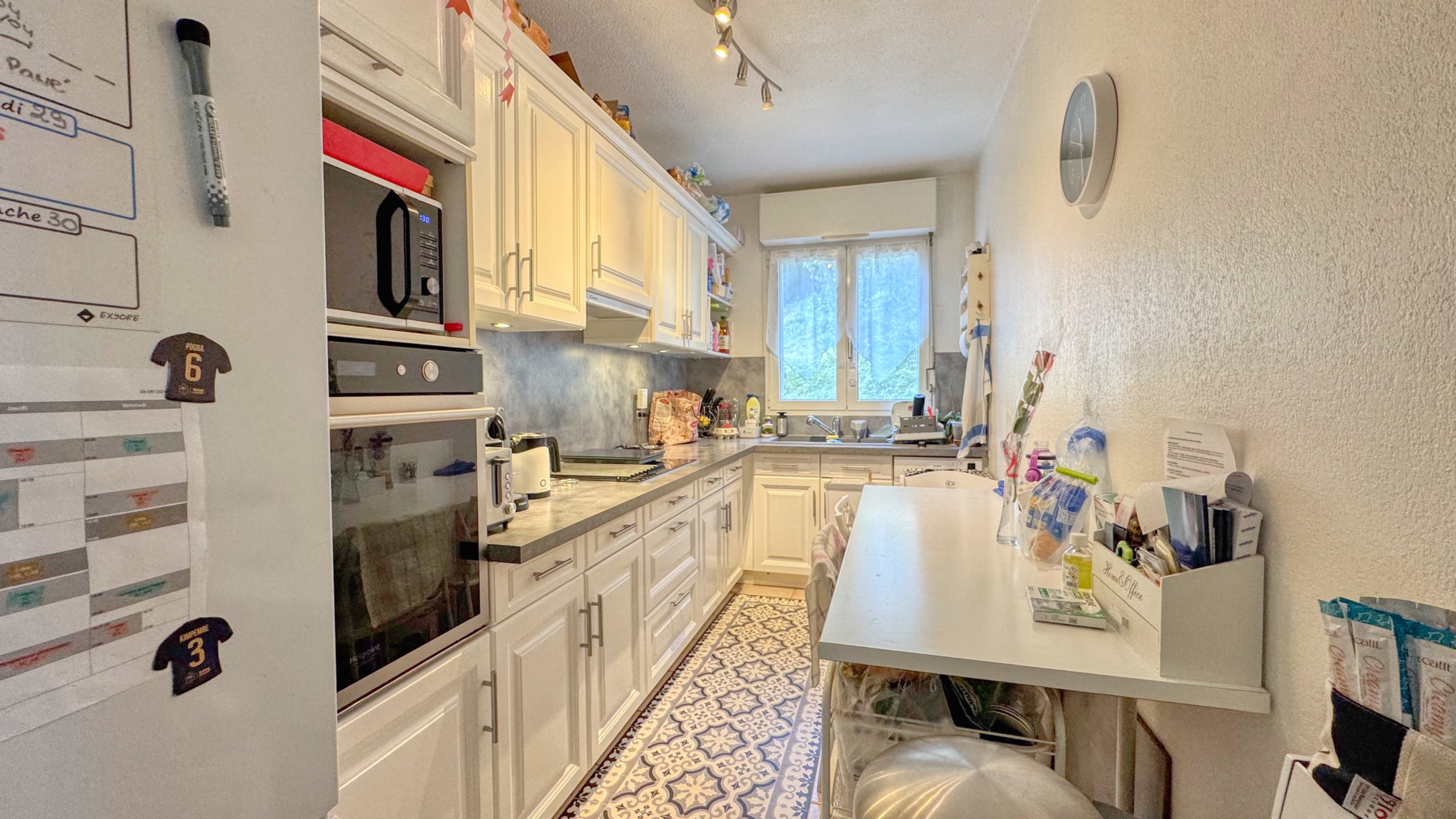 Appartement en excellent état avec piscine commune 6