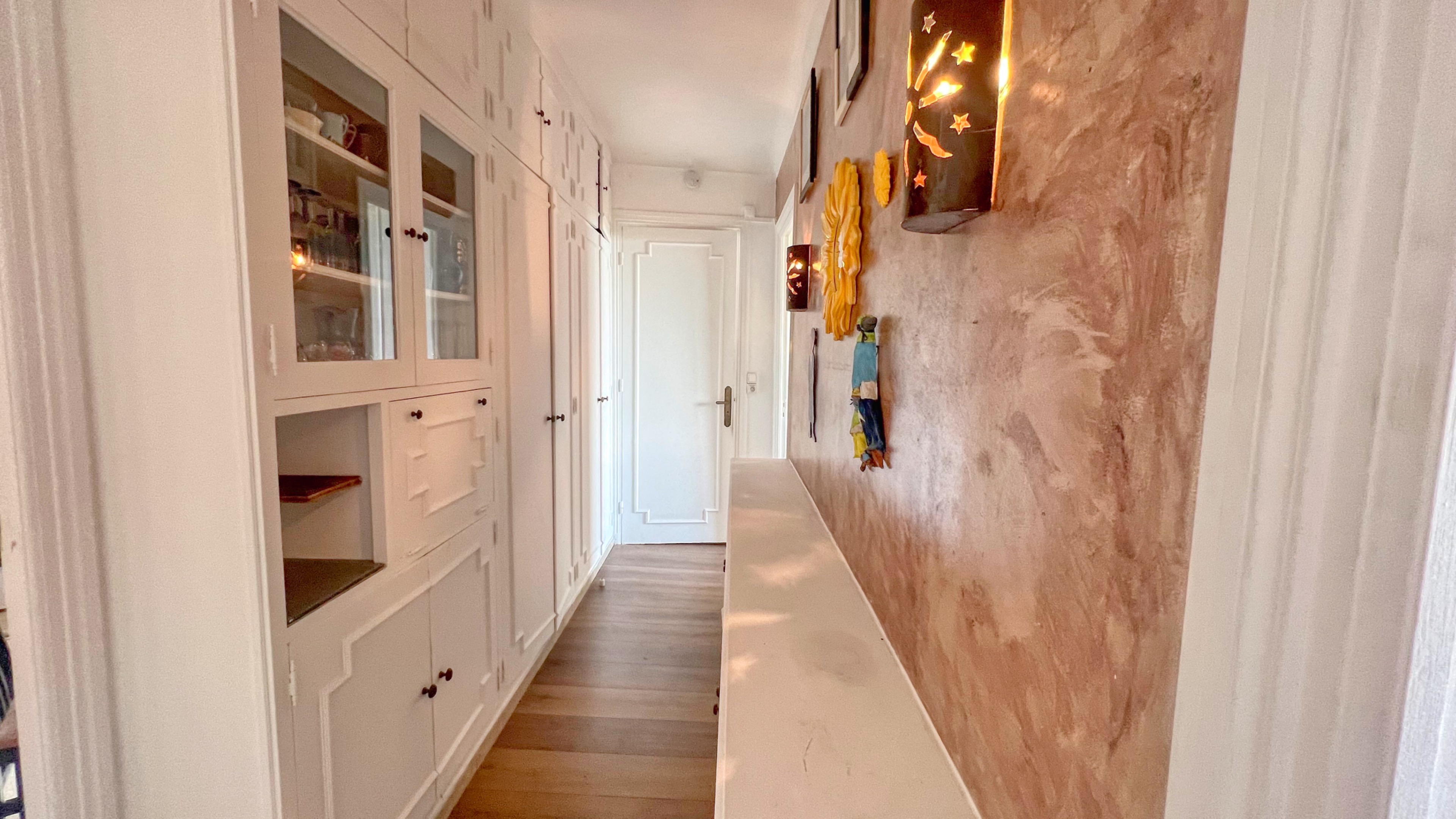 Appartement de deux pièces au dernier étage avec vue sur la mer, à 10 minutes à pied de Monaco 5