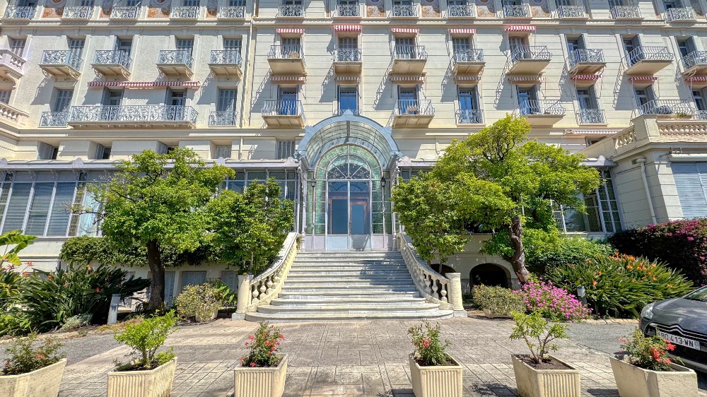 À vendre – Appartement de charme dans monument historique avec aperçu mer