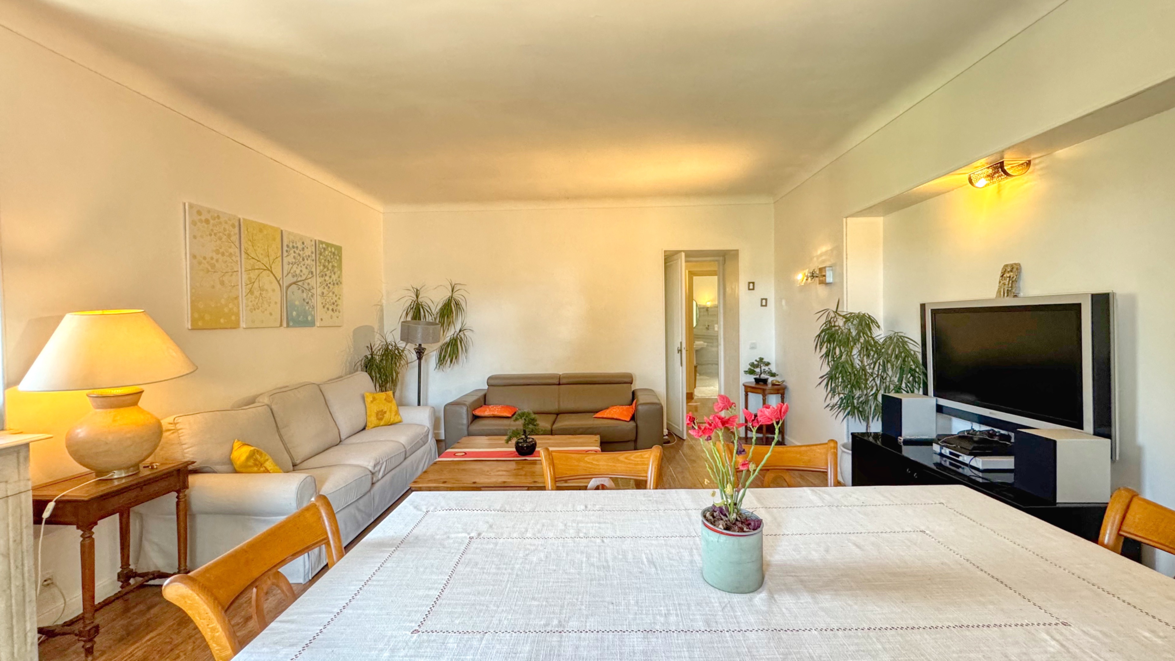 À vendre – Appartement de charme dans monument historique avec aperçu mer 8