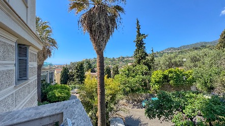 À vendre – Appartement de charme dans monument historique avec aperçu mer 16