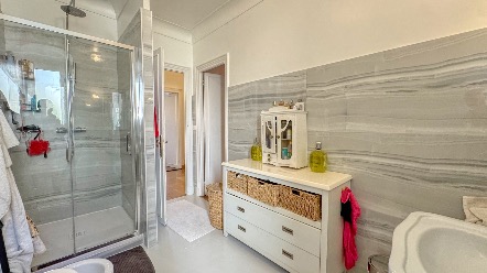 À vendre – Appartement de charme dans monument historique avec aperçu mer 18
