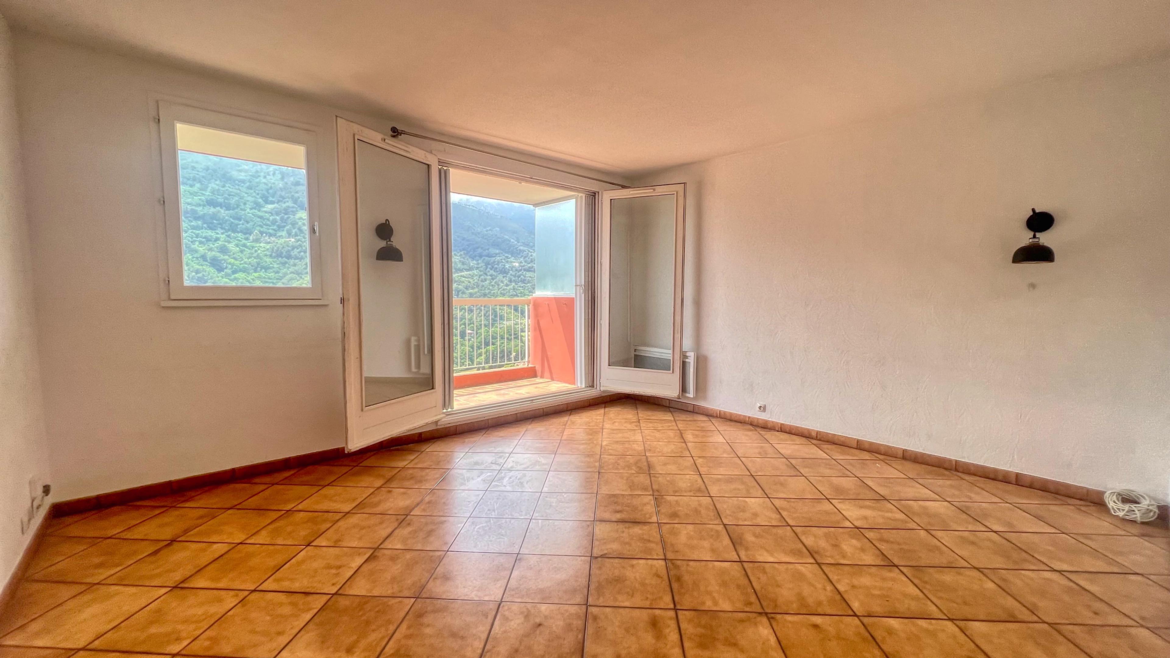 Appartement 3 pièces à vendre à Menton – Vue mer et montagne – 7e étage avec ascenseur et garage fermé 5