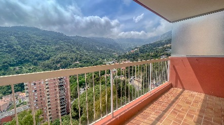 Appartement 3 pièces à vendre à Menton – Vue mer et montagne – 7e étage avec ascenseur et garage fermé 3