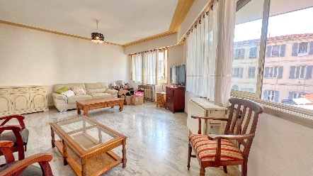Appartement lumineux à rénover au cœur de Menton, à 2 min de la gare 5