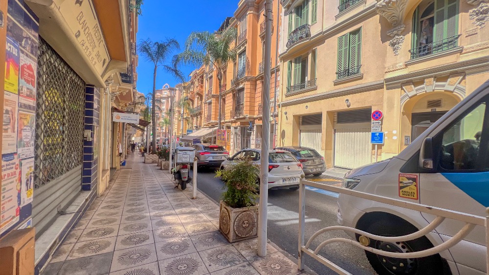 À vendre : Fonds de commerce – Supermarché / Local commercial polyvalent – Centre de Beausoleil, proche Monaco