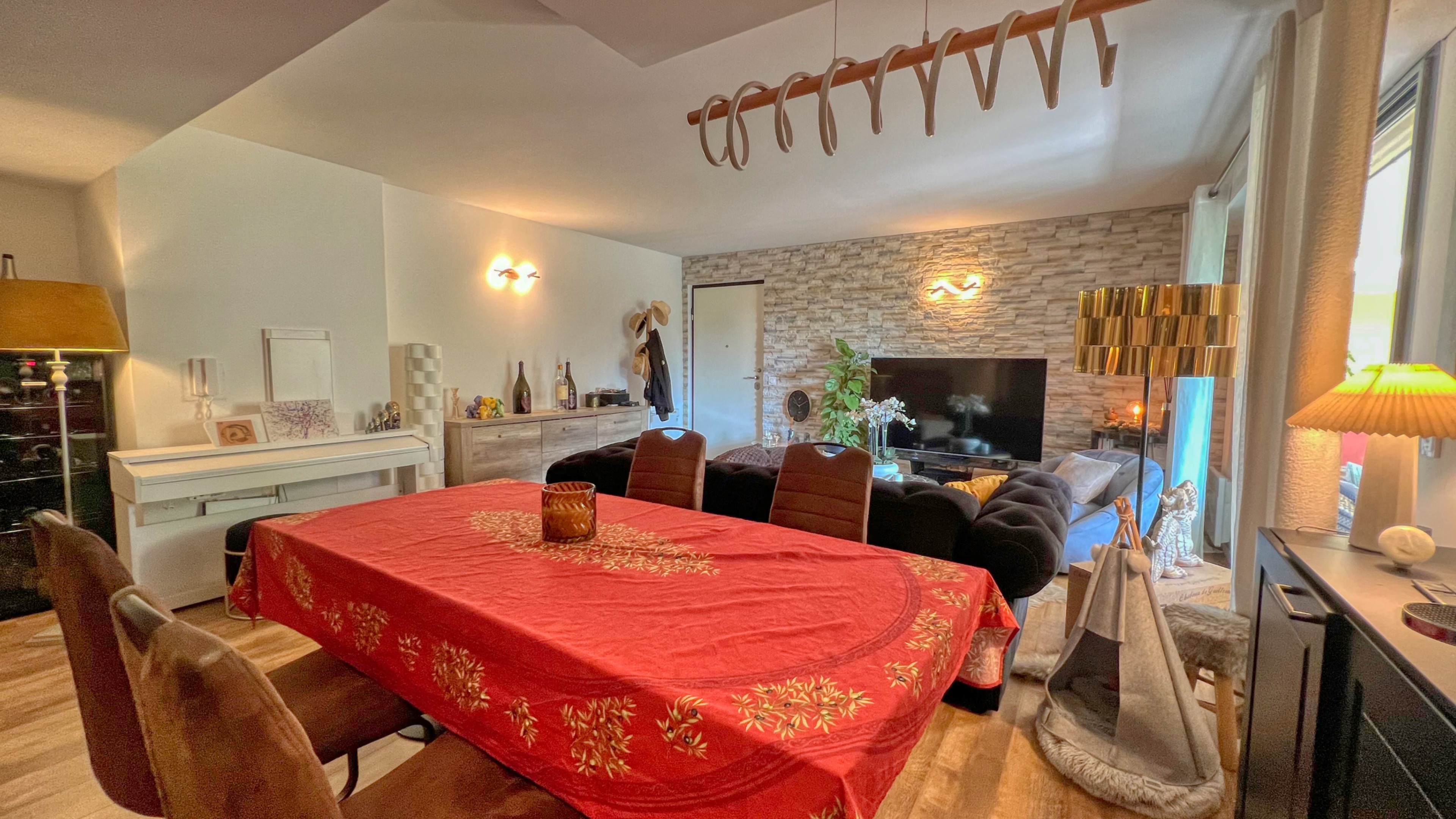 Menton Garavan – Appartement rénové 3 pièces avec terrasses, piscine, parc, parking et cave à vendre 9