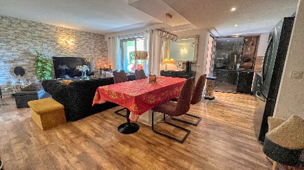 Menton Garavan – Appartement rénové 3 pièces avec terrasses, piscine, parc, parking et cave à vendre 8
