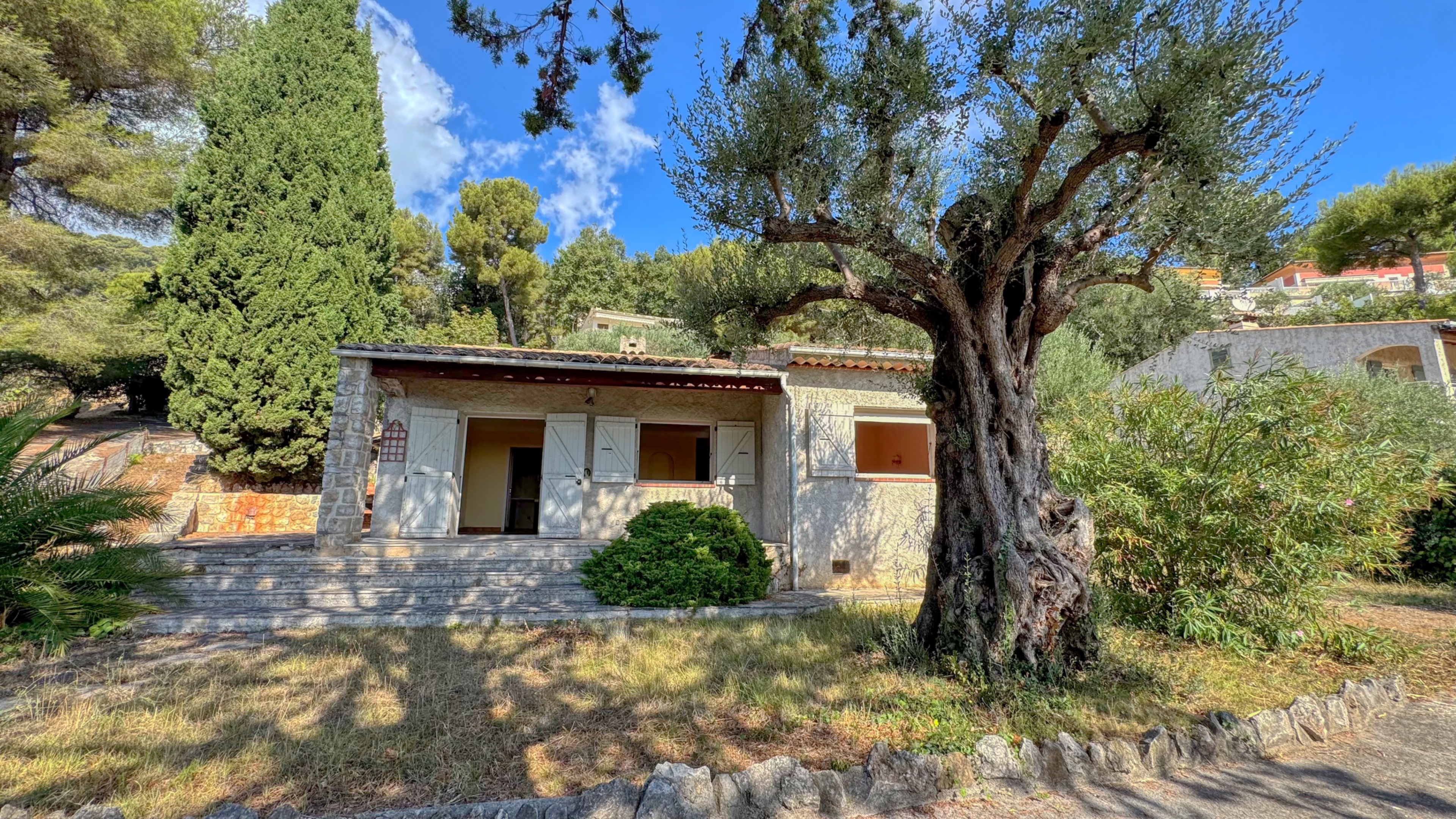 Proprietà con vista mare e due ville da ristrutturare – Roquebrune Cap Martin 2