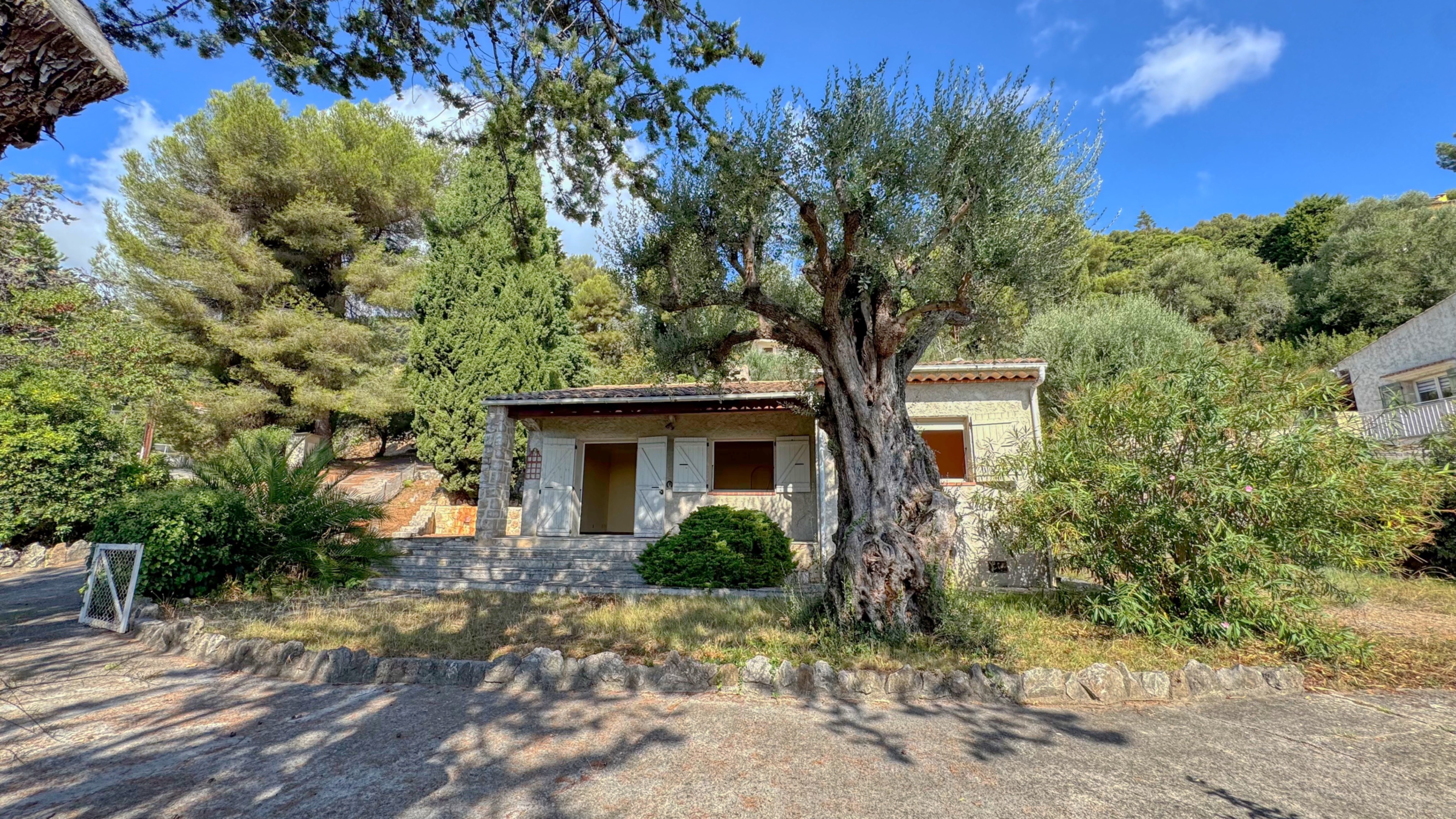 Proprietà con vista mare e due ville da ristrutturare – Roquebrune Cap Martin 3