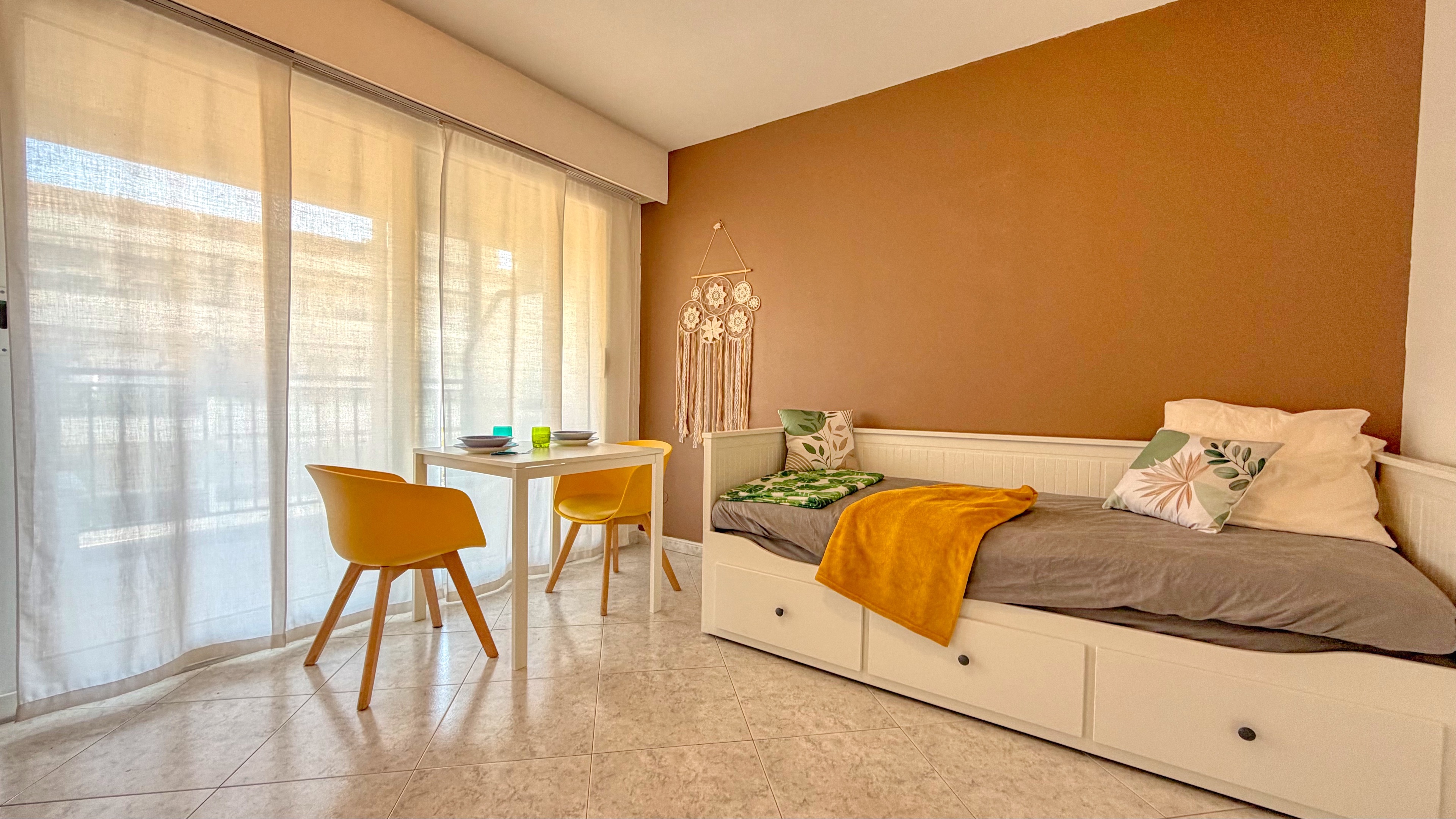 Menton – Grazioso monolocale con terrazzo e ascensore 8