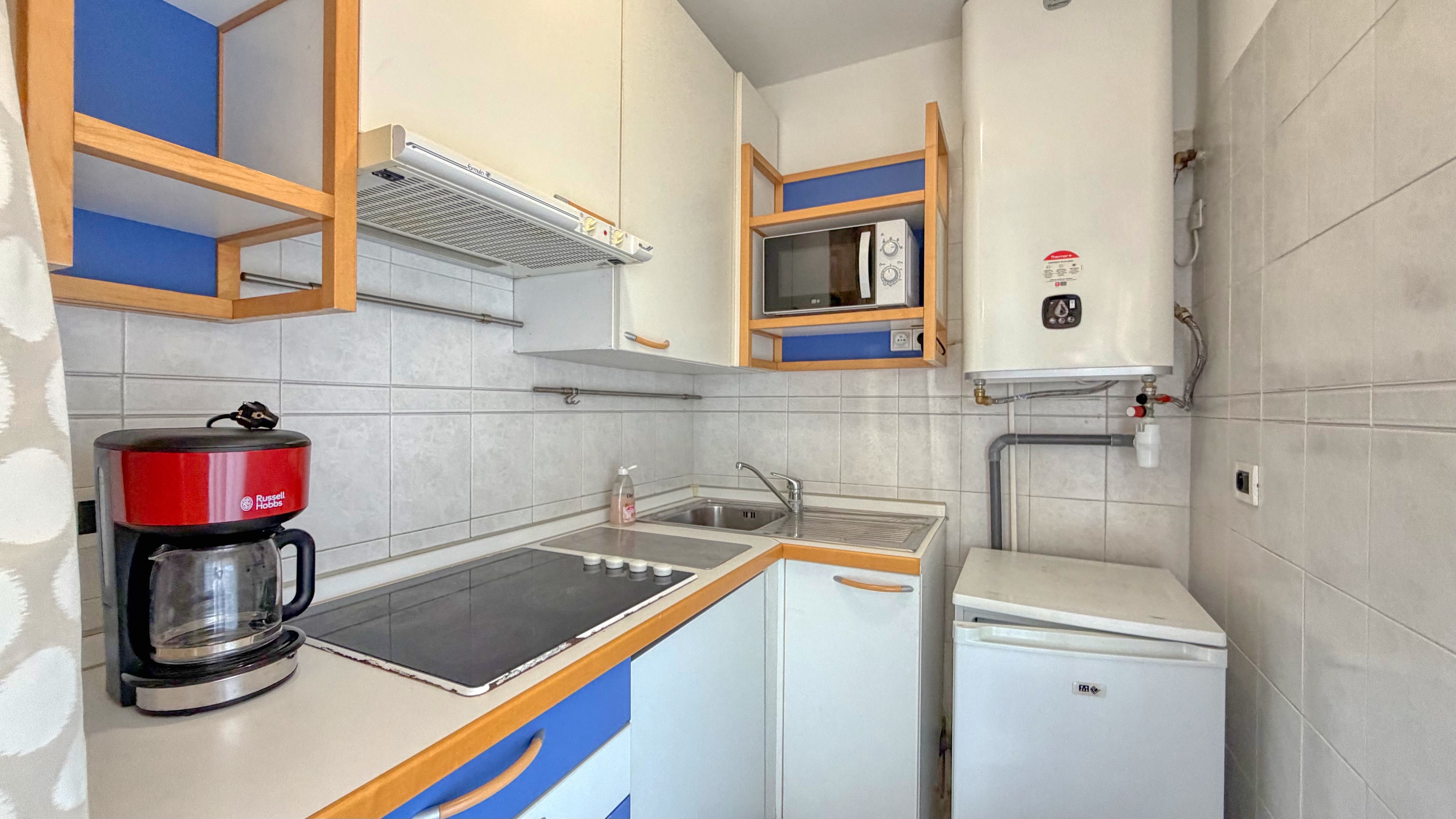 Menton – Grazioso monolocale con terrazzo e ascensore 4