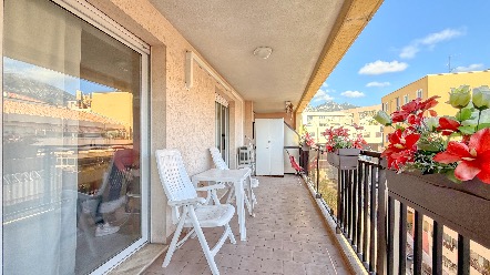 Menton – Grazioso monolocale con terrazzo e ascensore 2