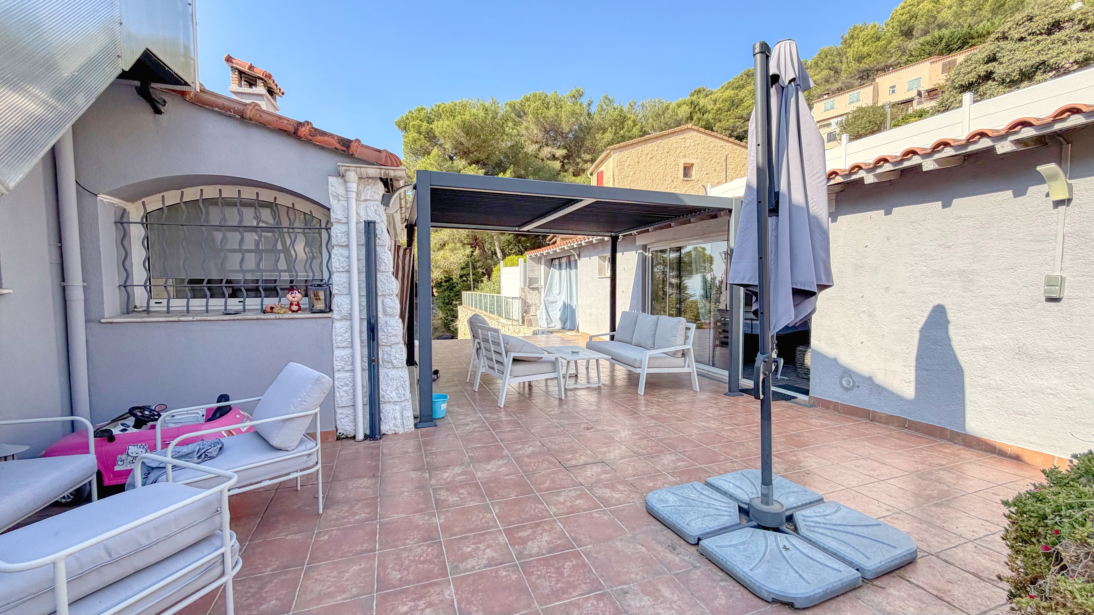La Turbie – Vista mare, piscina e 4 appartamenti in un’unica proprietà 24