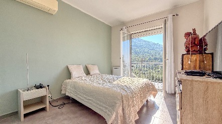 La Turbie – Vista mare, piscina e 4 appartamenti in un’unica proprietà 32