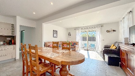 La Turbie – Vista mare, piscina e 4 appartamenti in un’unica proprietà 11