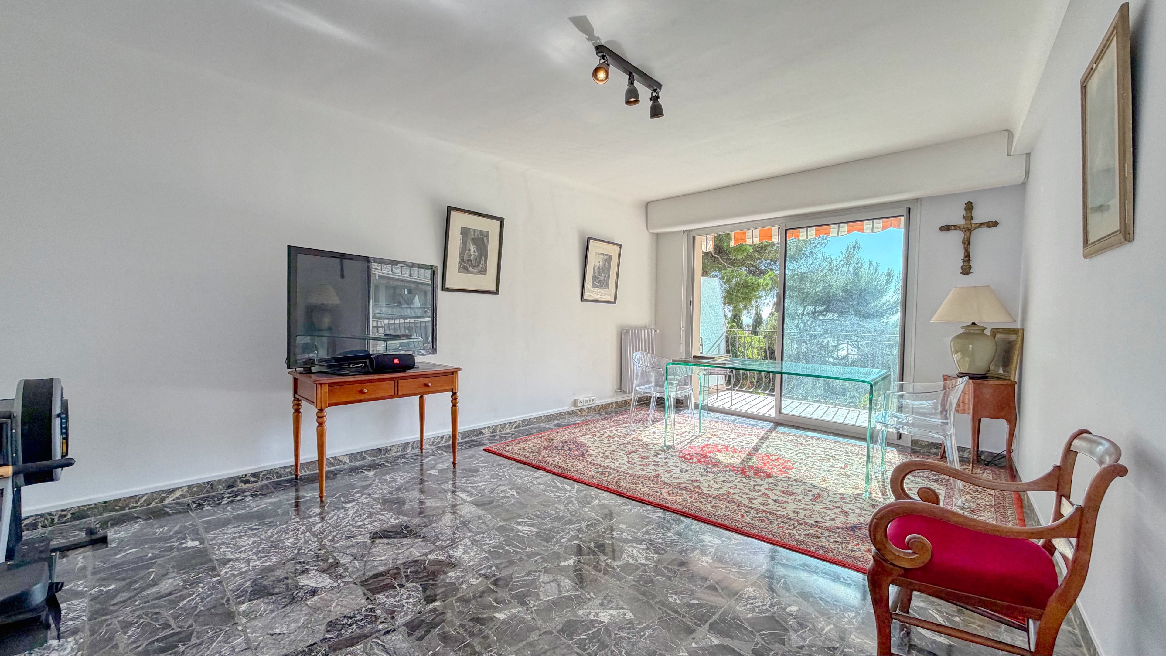 Spacious Sea View 2-Bedroom Apartment Near Monaco with Terrace, Balcony, Parking and Cellar 11