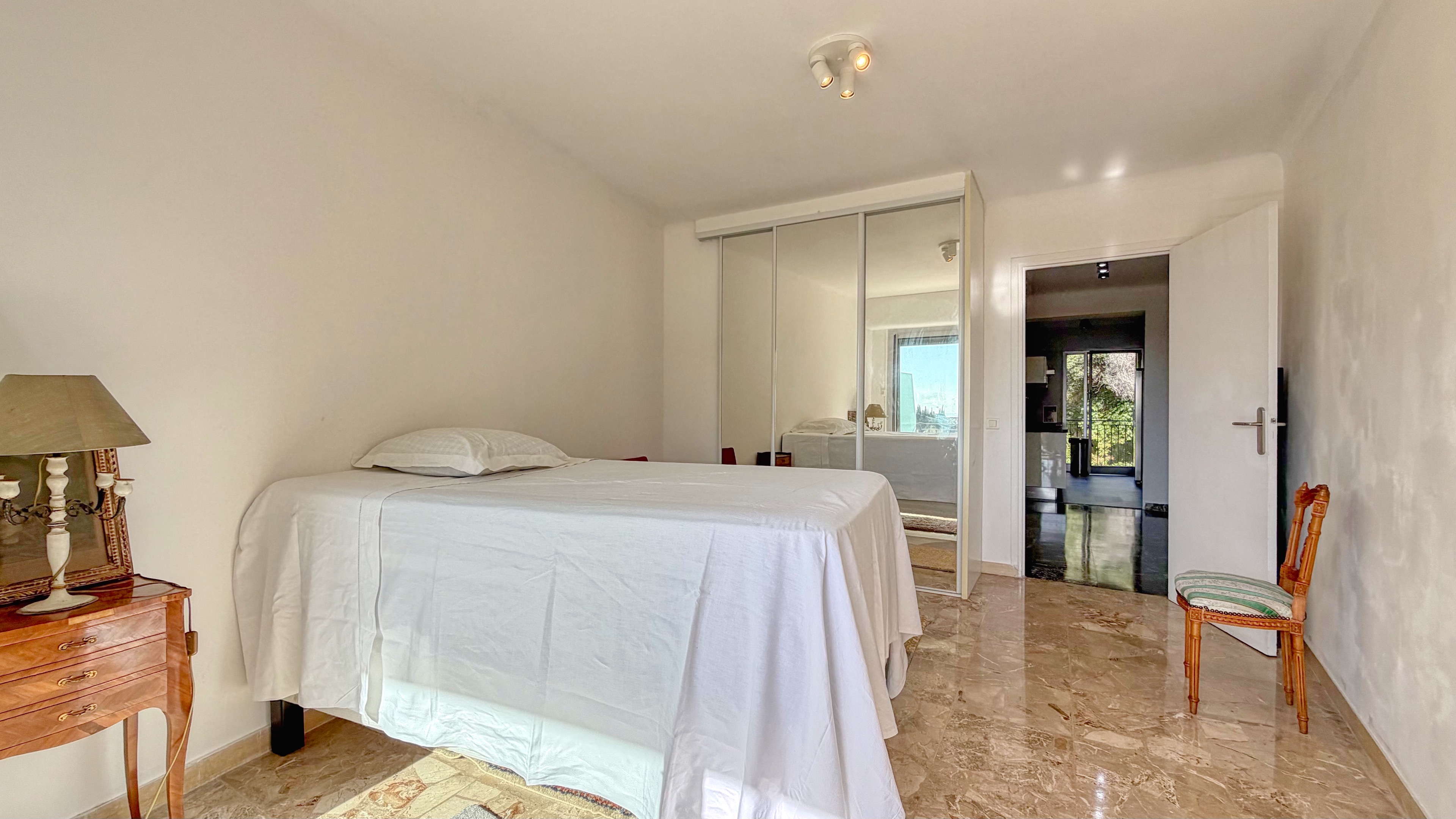 Spacious Sea View 2-Bedroom Apartment Near Monaco with Terrace, Balcony, Parking and Cellar 18