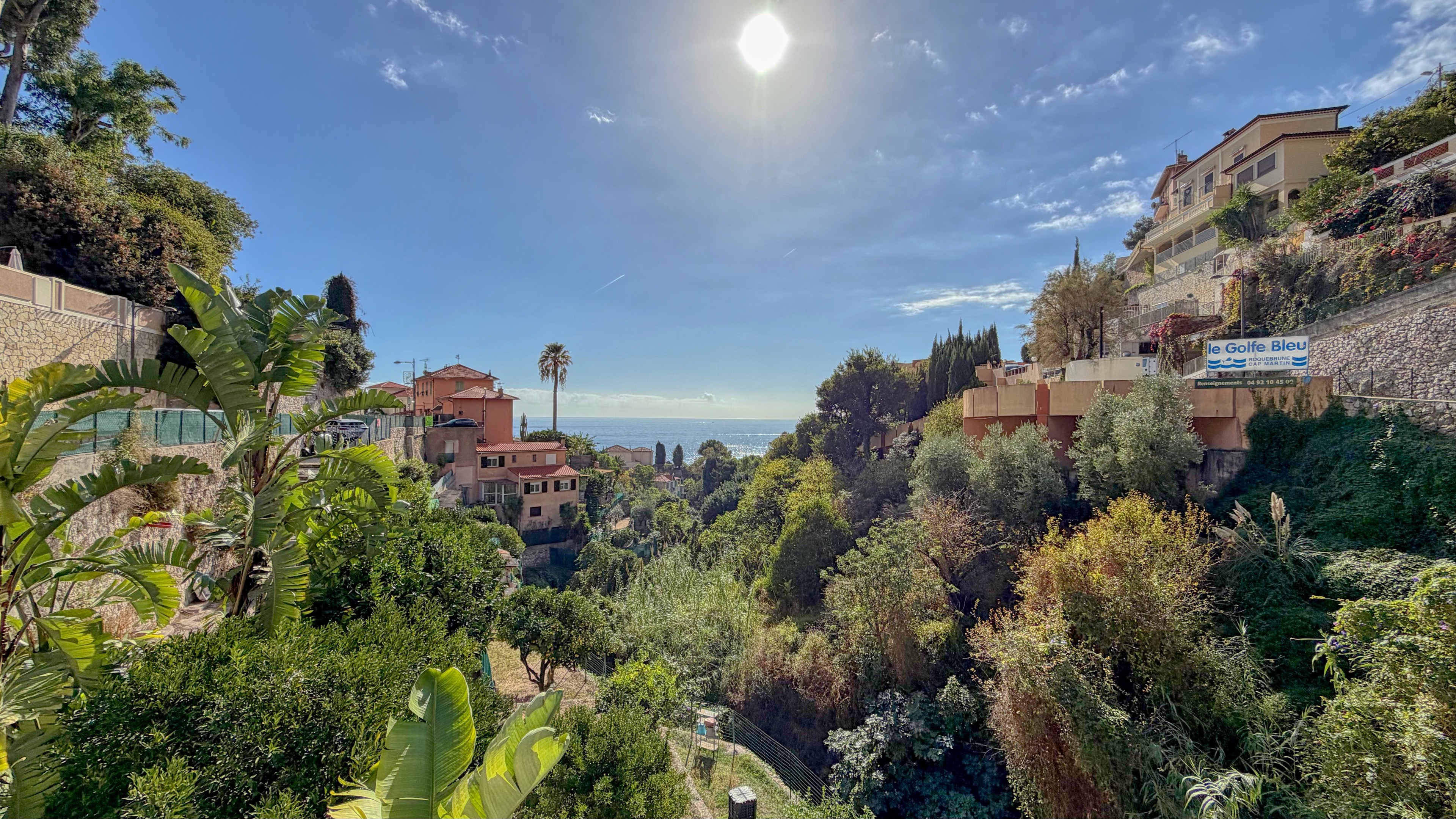 Beau 3 pièces vue mer à proximité immédiate de Monaco avec terrasse, parking et cave 2