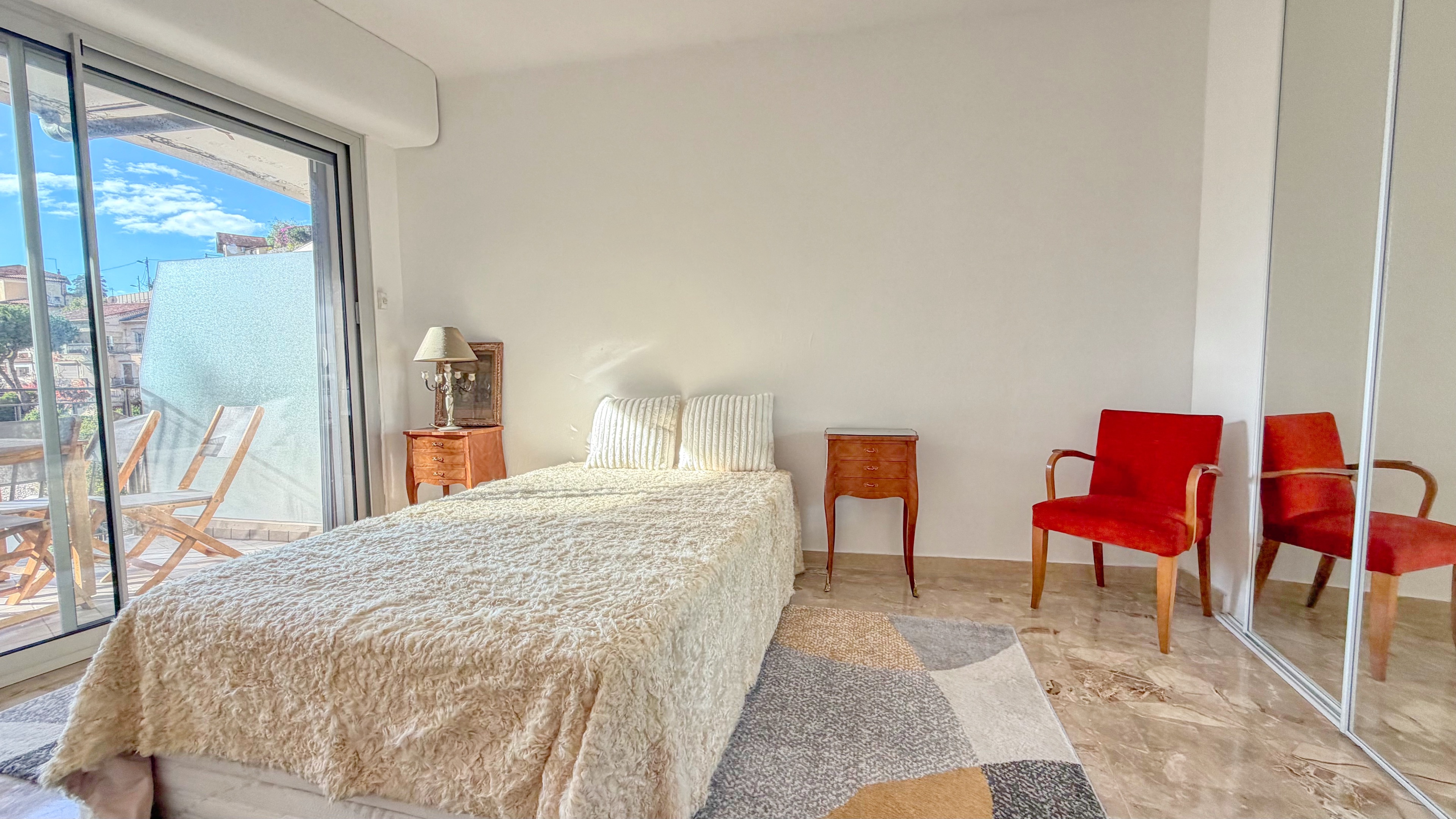 Beau 3 pièces vue mer à proximité immédiate de Monaco avec terrasse, parking et cave 15