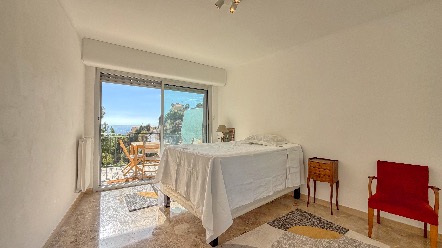 Spacious Sea View 2-Bedroom Apartment Near Monaco with Terrace, Balcony, Parking and Cellar 16