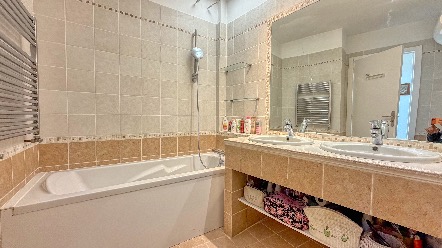 Spacious Sea View 2-Bedroom Apartment Near Monaco with Terrace, Balcony, Parking and Cellar 21