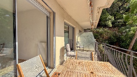Spacious Sea View 2-Bedroom Apartment Near Monaco with Terrace, Balcony, Parking and Cellar 5