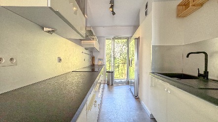 Spacious Sea View 2-Bedroom Apartment Near Monaco with Terrace, Balcony 6