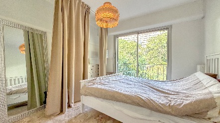 Spacious Sea View 2-Bedroom Apartment Near Monaco with Terrace, Balcony 18