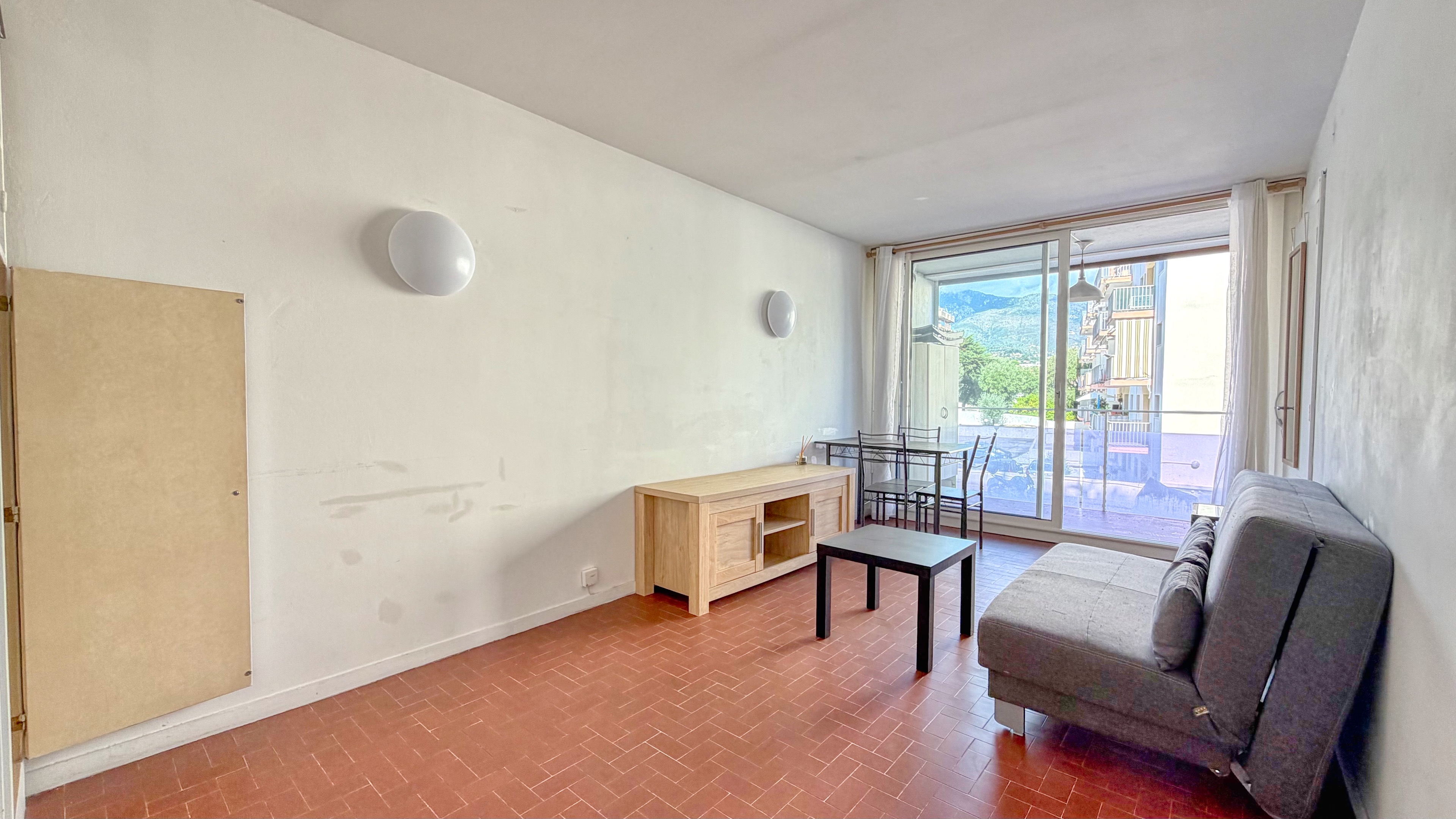 Studio avec terrasse et parking – Idéal investissement à Carnolès, Roquebrune-Cap-Martin 6